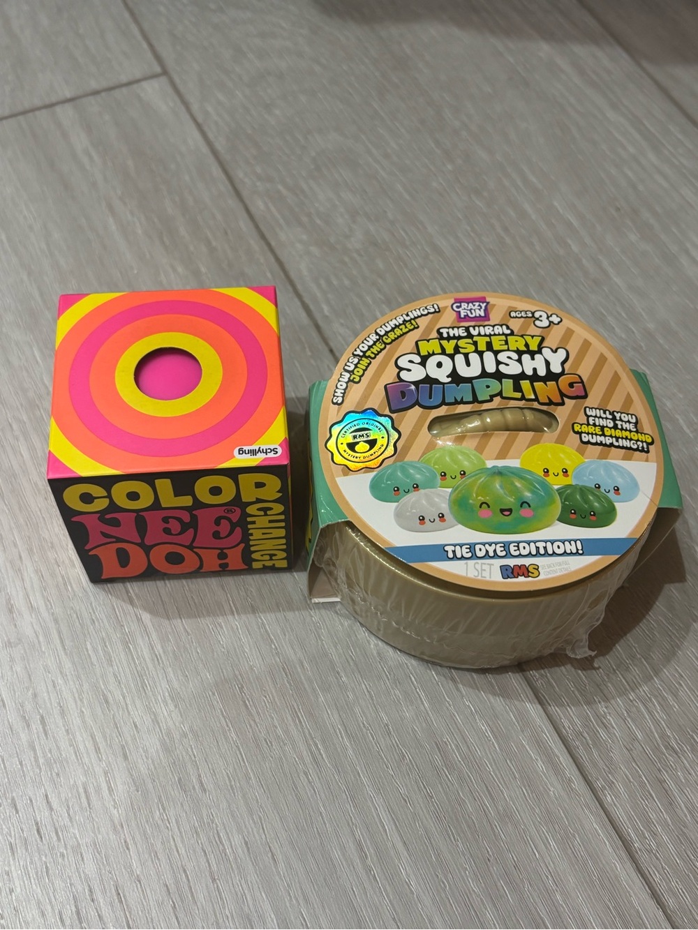 Crazy Fun Mystery Squishy Dumpling Tie Dye Edition + Color Change Pink Needoh